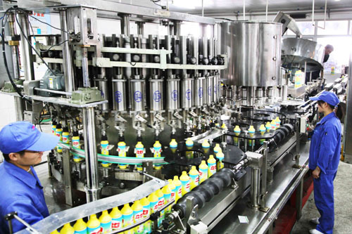 日化防滑鏈板輸送機(jī)